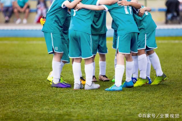 挥杆上海滩 中巡球员上演“速度与精准”的跨界对话